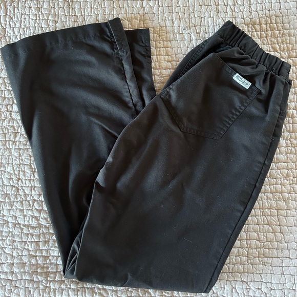 Grey’s Anatomy Scrubs - Picture 4 of 5